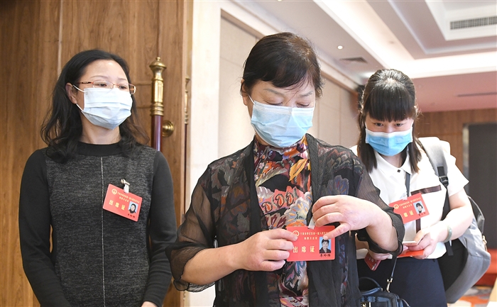聚焦民生謀發展 真情履職譜新篇——人大代表政協委員報到側記